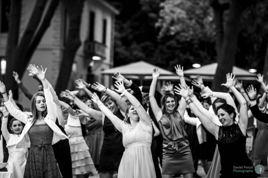 offrez aux mariés une flashmob avec tous les invités